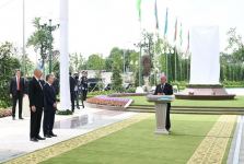 Президент Ильхам Алиев и Президент Шавкат Мирзиёев приняли участие в церемонии открытия площади Гейдара Алиева в Ташкенте (ФОТО/ВИДЕО)