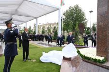 Президент Ильхам Алиев и Президент Шавкат Мирзиёев приняли участие в церемонии открытия площади Гейдара Алиева в Ташкенте (ФОТО/ВИДЕО)