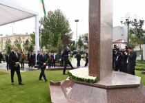 Президент Ильхам Алиев и Президент Шавкат Мирзиёев приняли участие в церемонии открытия площади Гейдара Алиева в Ташкенте (ФОТО/ВИДЕО)