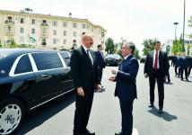 Президент Ильхам Алиев и Президент Шавкат Мирзиёев приняли участие в церемонии открытия площади Гейдара Алиева в Ташкенте (ФОТО/ВИДЕО)