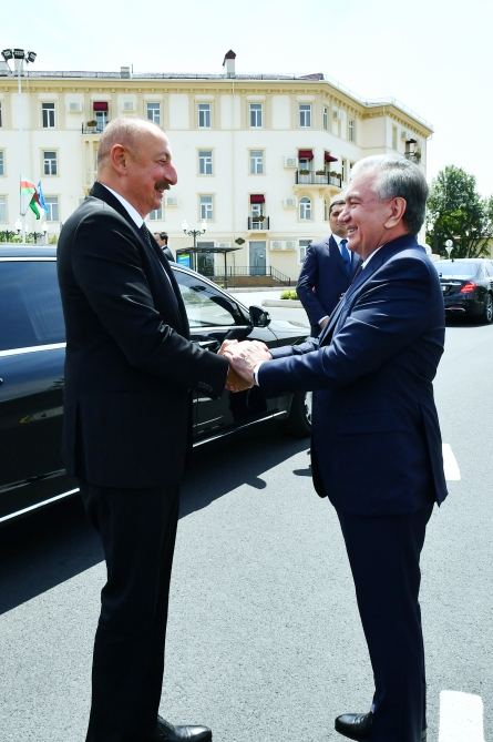 Президент Ильхам Алиев и Президент Шавкат Мирзиёев приняли участие в церемонии открытия площади Гейдара Алиева в Ташкенте (ФОТО/ВИДЕО)