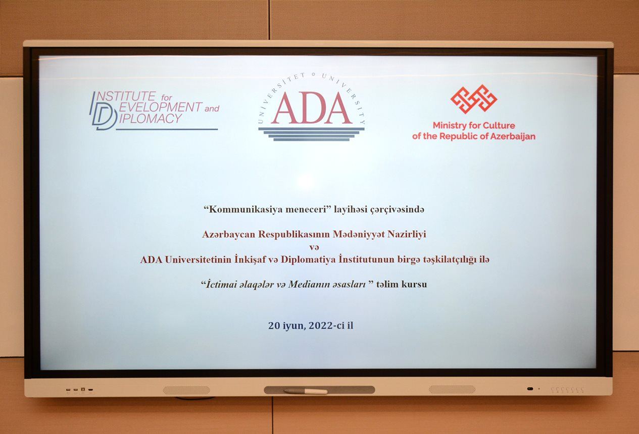 В Баку проходят тренинги по проекту "Менеджер по коммуникациям" министерства культуры (ФОТО)
