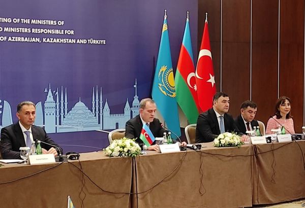Meeting of Azerbaijani, Turkish and Kazakh FMs serving to ensure security of region – FM (PHOTO)