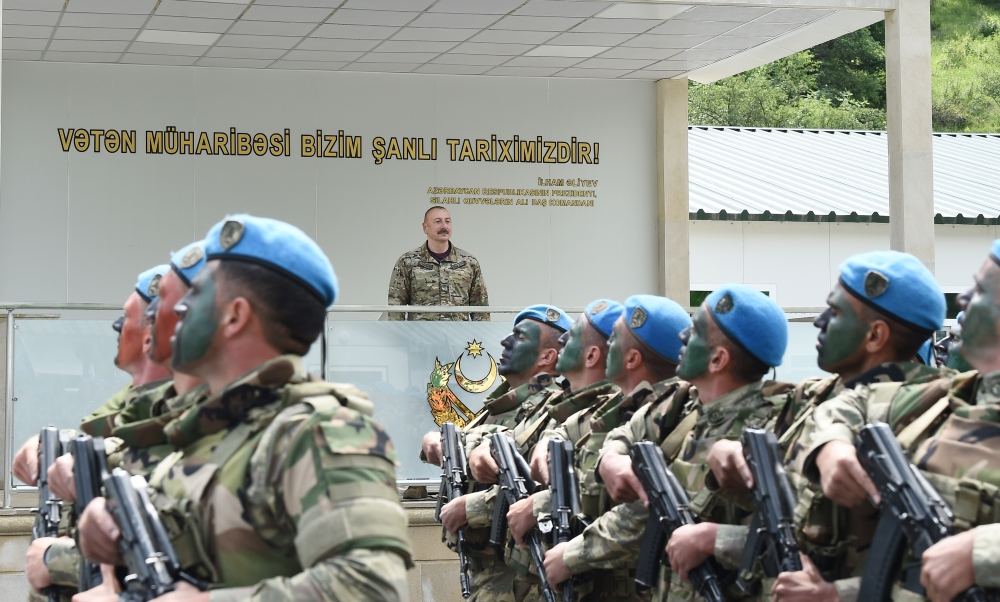 Президент Ильхам Алиев принял участие в открытии воинской части в Кяльбаджарском районе (ФОТО/ВИДЕО)