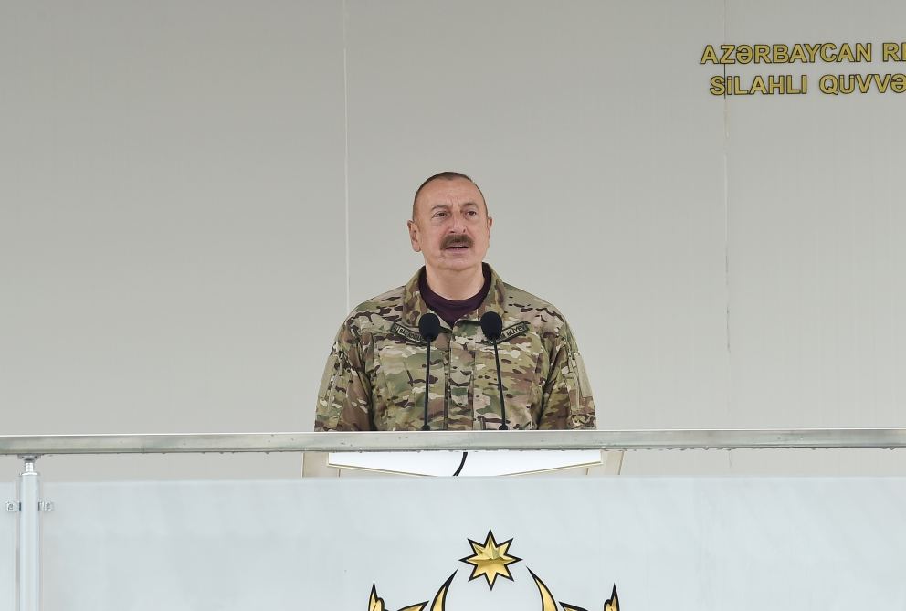 Президент Ильхам Алиев принял участие в открытии воинской части в Кяльбаджарском районе (ФОТО/ВИДЕО)