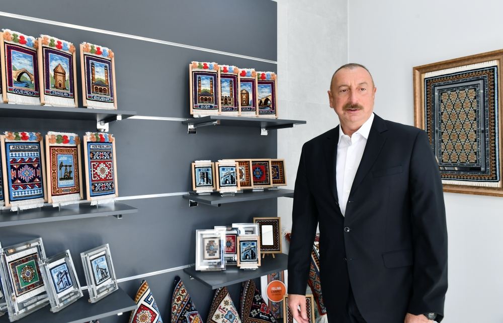 President Ilham Aliyev views landscaping work carried out in Baku's Ramana settlement (PHOTO/VIDEO)