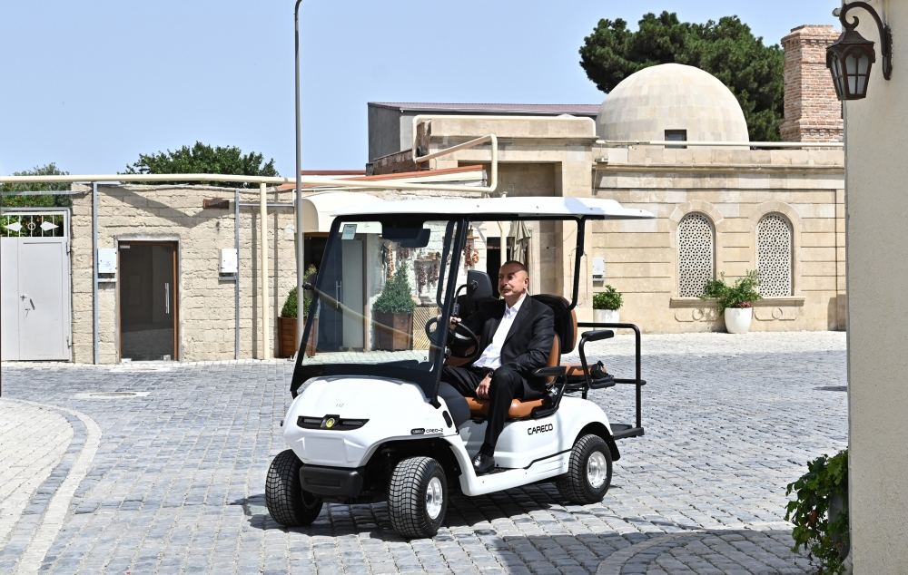 President Ilham Aliyev views landscaping work carried out in Baku's Ramana settlement (PHOTO/VIDEO)