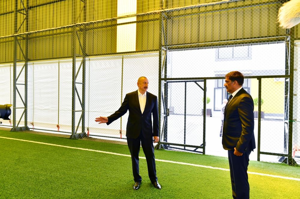 President Ilham Aliyev views landscaping work carried out in Baku's Ramana settlement (PHOTO/VIDEO)