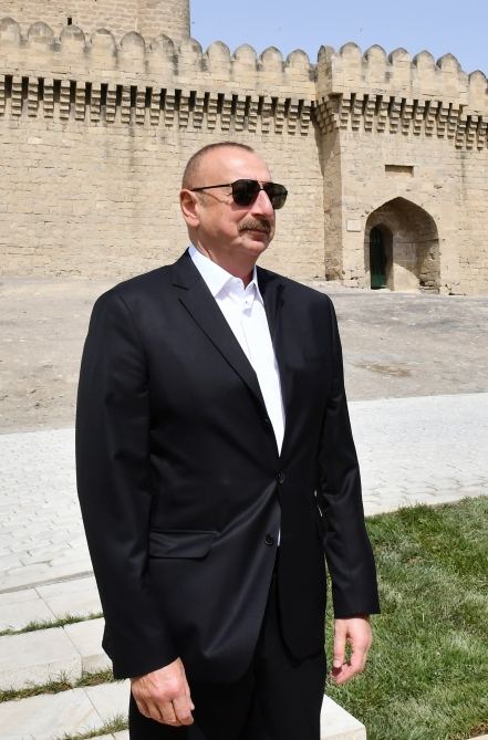 President Ilham Aliyev views landscaping work carried out in Baku's Ramana settlement (PHOTO/VIDEO)