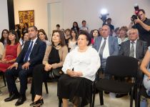 Шушинскому филиалу Музея ковра передан ценный экспонат, сотканный 90 лет назад (ФОТО)