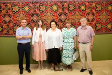 Шушинскому филиалу Музея ковра передан ценный экспонат, сотканный 90 лет назад (ФОТО)