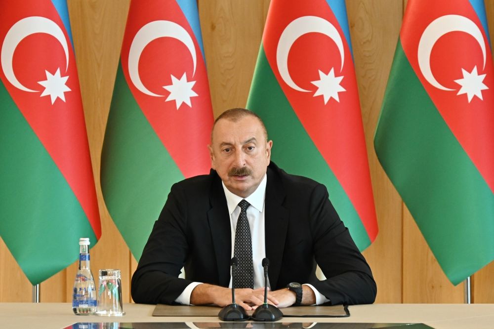 Президент Ильхам Алиев: Среди бывших вынужденных переселенцев также необходимо провести отбор по специальностям