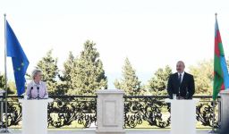 Президент Ильхам Алиев и Президент Европейской комиссии выступили с заявлениями для прессы (ФОТО/ВИДЕО) (версия 2)