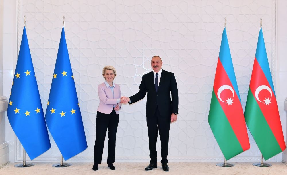 Состоялась встреча Президента Ильхама Алиева с президентом Европейской комиссии в расширенном составе (ФОТО/ВИДЕО)