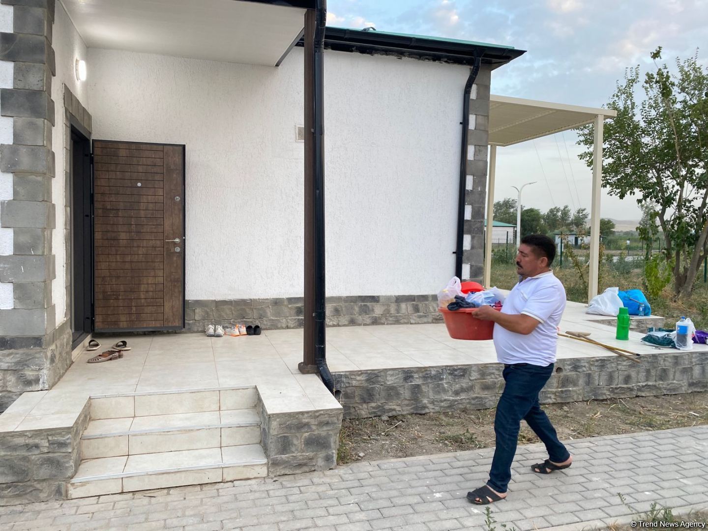 Residents of Azerbaijani Aghali village receive keys to their houses (PHOTO)