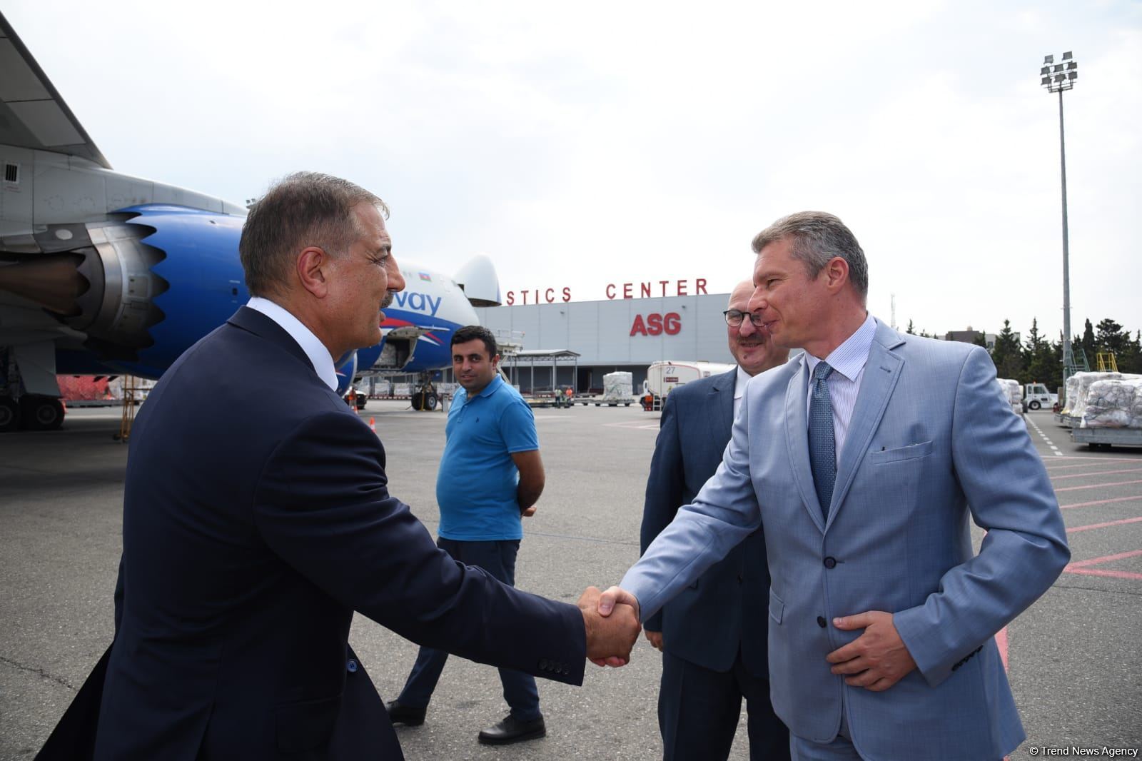 Из Баку и Гянджи отправлена очередная партия гумпомощи в Украину (ФОТО/ВИДЕО)