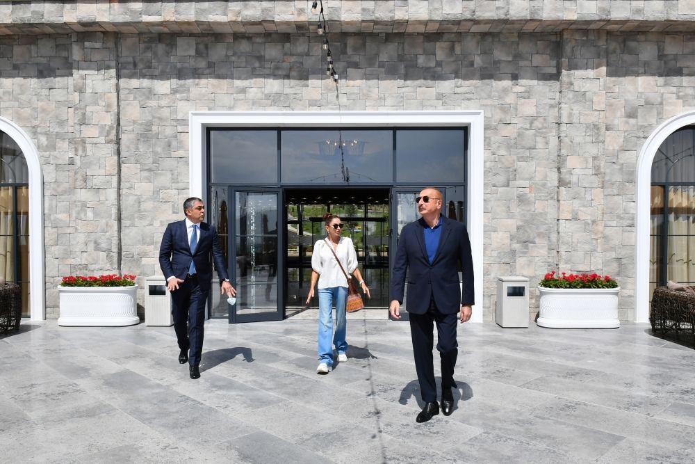 Президент Ильхам Алиев и Первая леди Мехрибан Алиева приняли участие в открытии отеля Basqal Resort & Spa в Исмаиллы (ФОТО/ВИДЕО)