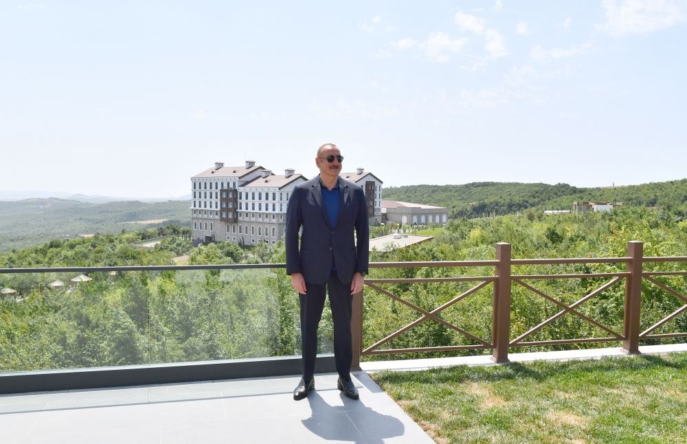 Президент Ильхам Алиев и Первая леди Мехрибан Алиева приняли участие в открытии отеля Basqal Resort & Spa в Исмаиллы (ФОТО/ВИДЕО)