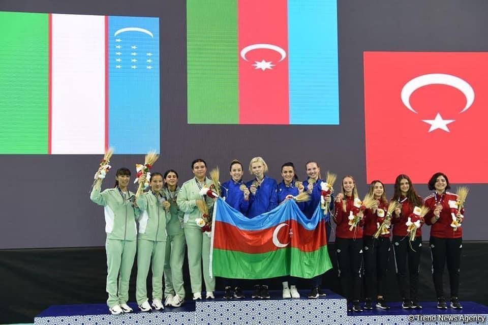 Азербайджанская женская команда по фехтованию на саблях выиграла золотую медаль Исламиады (ФОТО)
