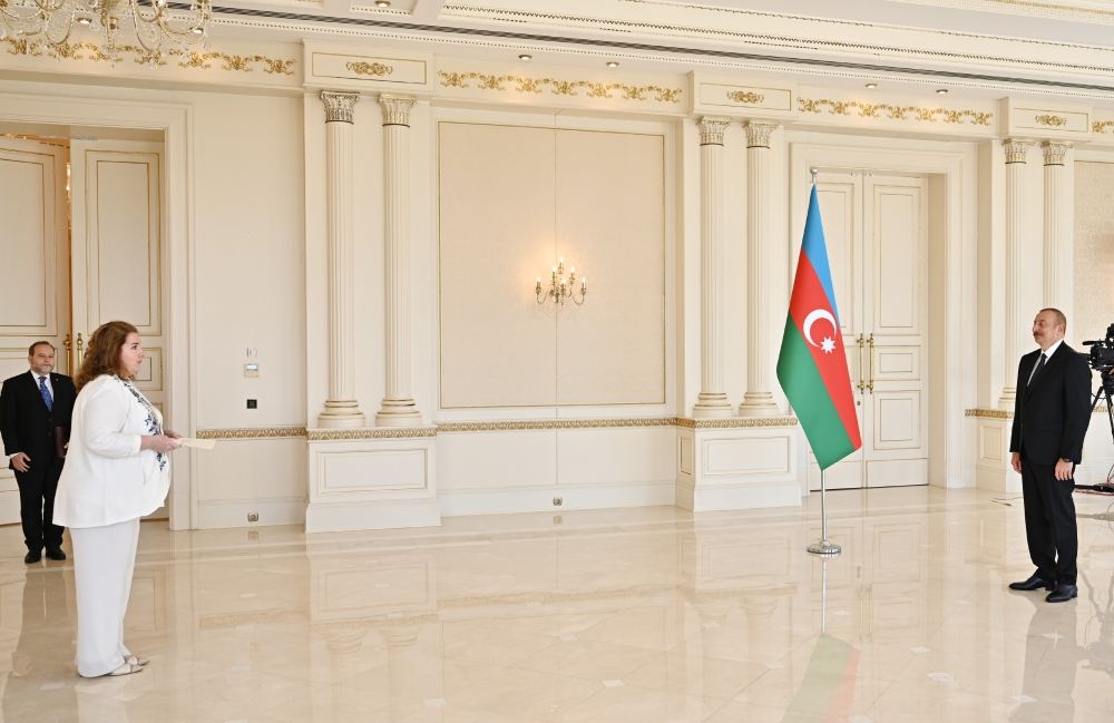Президент Ильхам Алиев принял верительные грамоты нового посла Аргентины в Азербайджане (ФОТО/ВИДЕО)