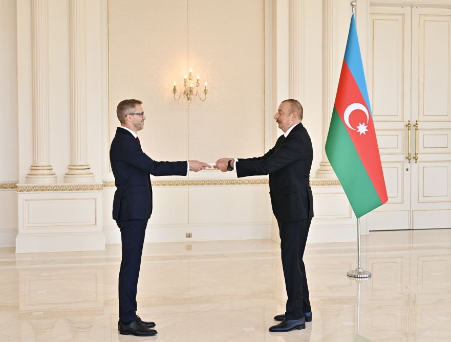Президент Ильхам Алиев принял верительные грамоты нового посла Швеции (ФОТО/ВИДЕО)