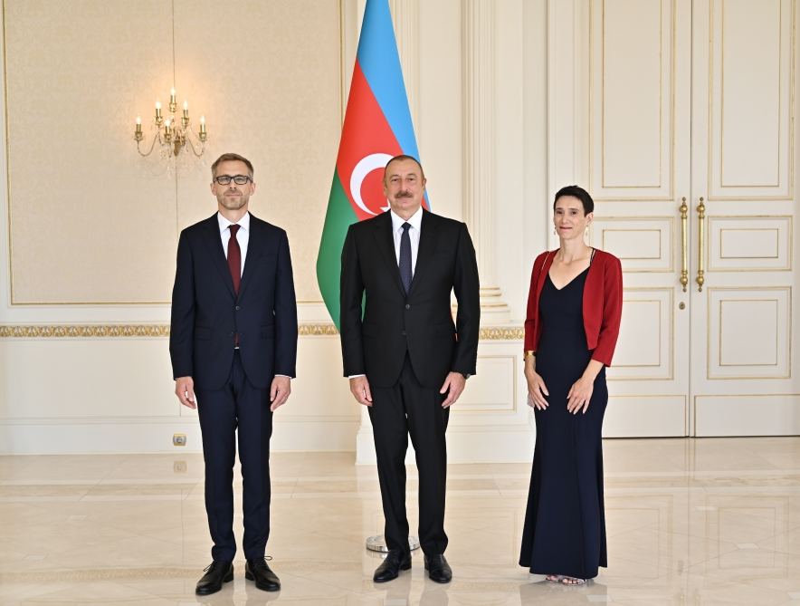 Президент Ильхам Алиев принял верительные грамоты нового посла Швеции (ФОТО/ВИДЕО)