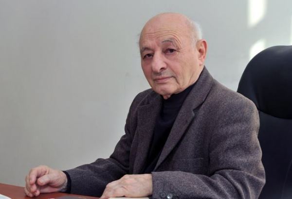 Гейдар Алиев был открыт для контактов с деятелями искусства - беседа Эльмиры Ахундовой с народным художником Омаром Эльдаровым (ФОТО)