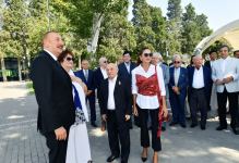 Президент Ильхам Алиев и Первая леди Мехрибан Алиева приняли участие в открытии памятника Муслиму Магомаеву в  Бакинском приморском национальном парке (ФОТО/ВИДЕО)