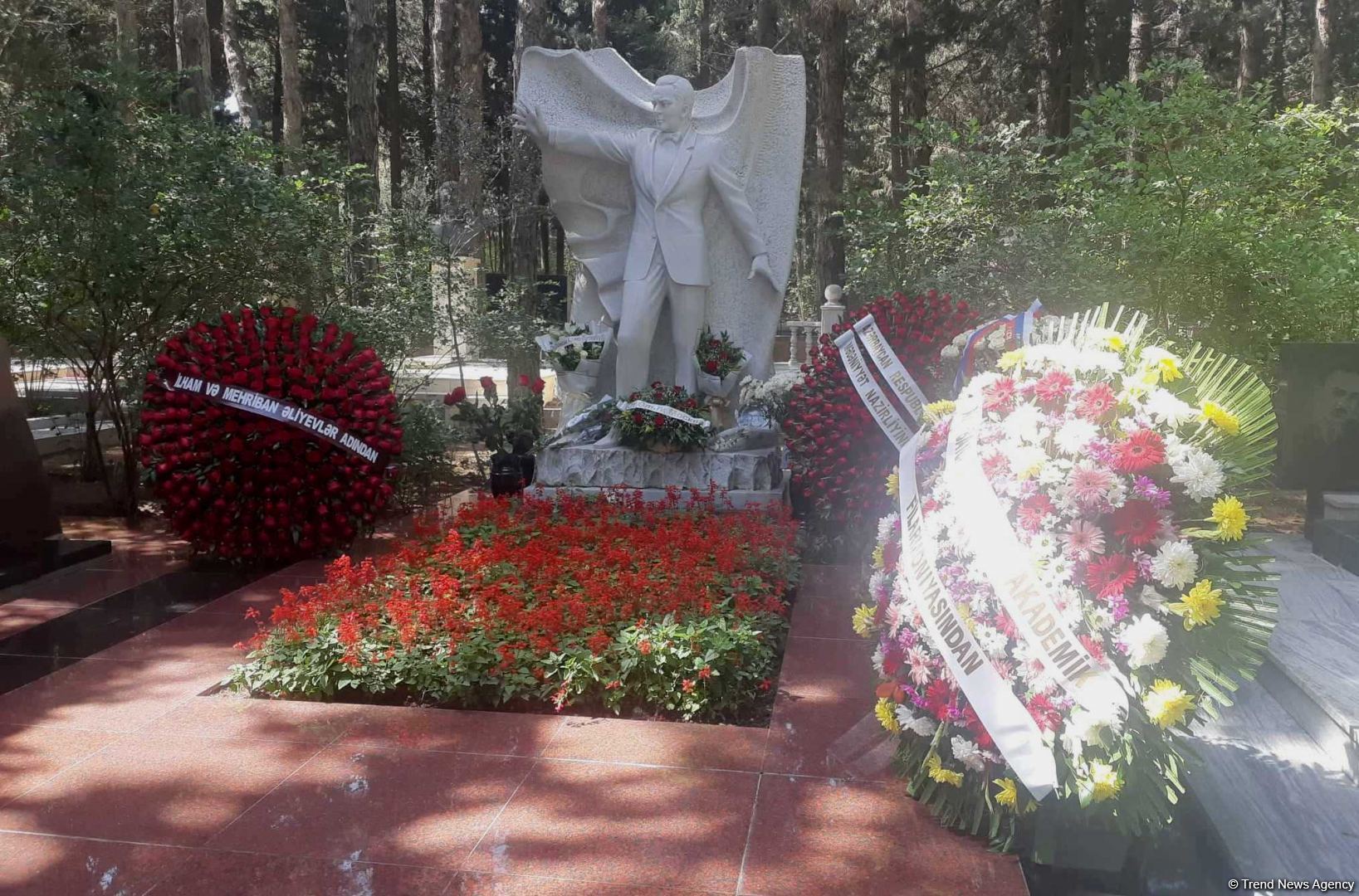Он навсегда останется великим! В Баку почтили память Муслима Магомаева (ФОТО)