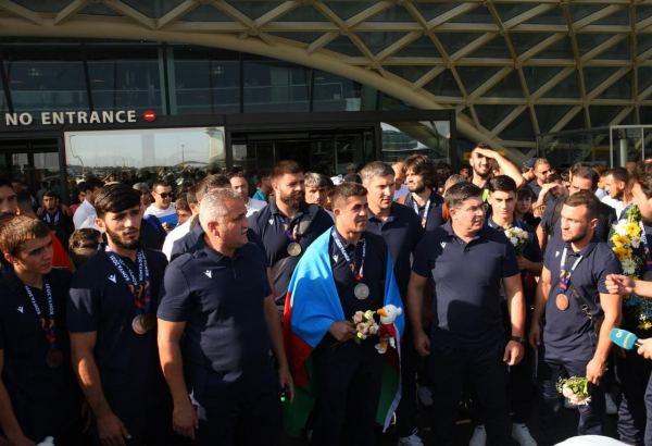 Azerbaijani participants of V Islamic Solidarity Games return home (PHOTO/VIDEO)