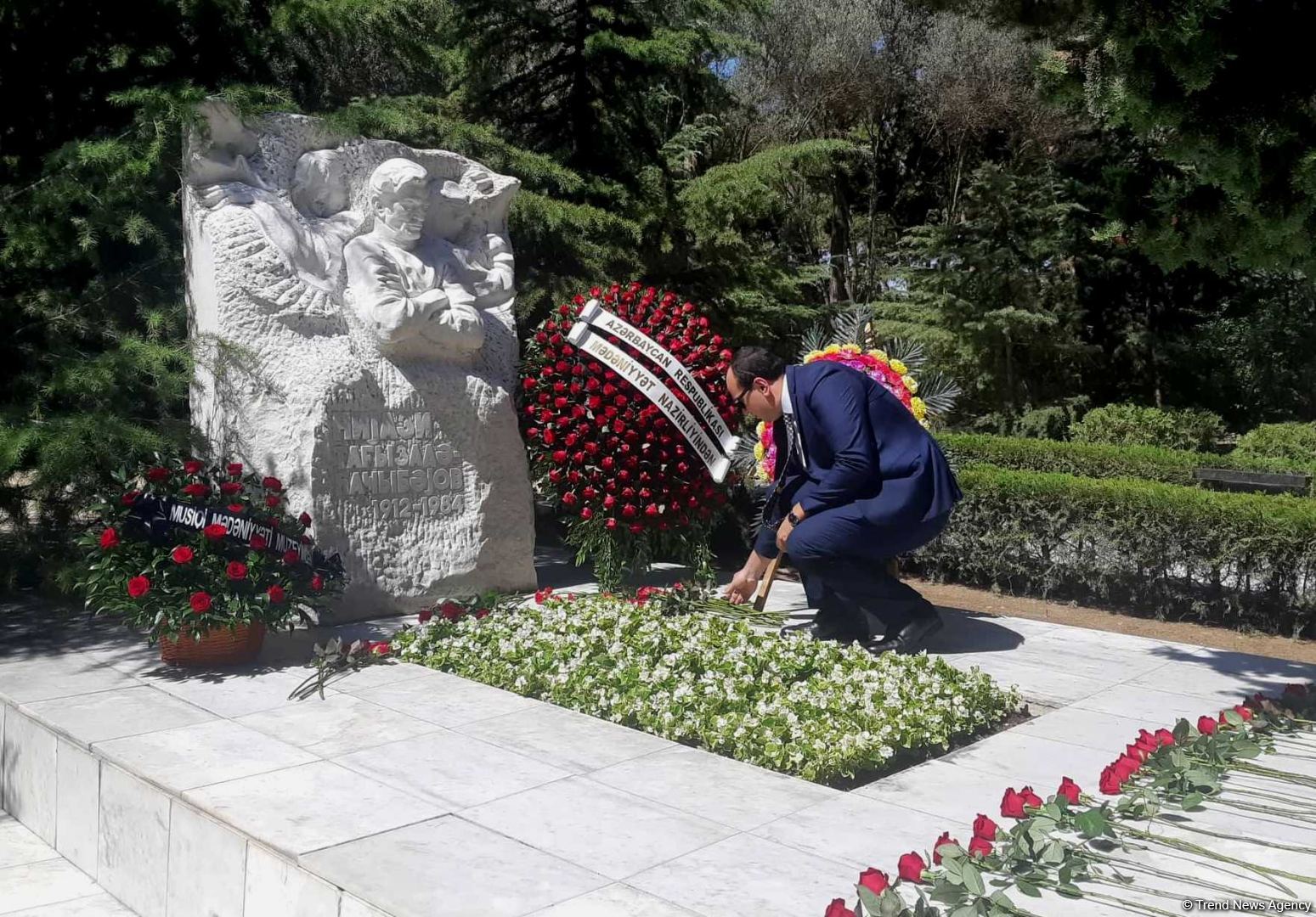 110-летие Ниязи – интересный факт из жизни маэстро (ФОТО)