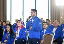 President Ilham Aliyev and First Lady Mehriban Aliyeva met with Azerbaijani athletes who succeeded in 5th Islamic Solidarity Games (PHOTO/VIDEO)