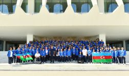 President Ilham Aliyev and First Lady Mehriban Aliyeva met with Azerbaijani athletes who succeeded in 5th Islamic Solidarity Games (PHOTO/VIDEO)