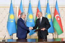 Ceremony of signing Azerbaijani-Kazakh documents held following meeting of presidents (PHOTO/VIDEO)