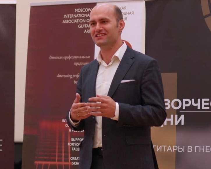 Гитарист Ровшан Мамедгулиев провел мастер-класс в Москве