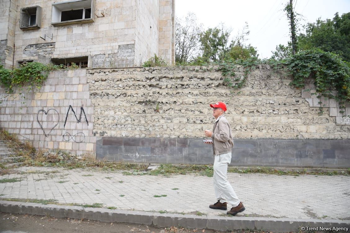Foreigners witness consequences of Armenian vandalism in Azerbaijan's Shusha (PHOTO)
