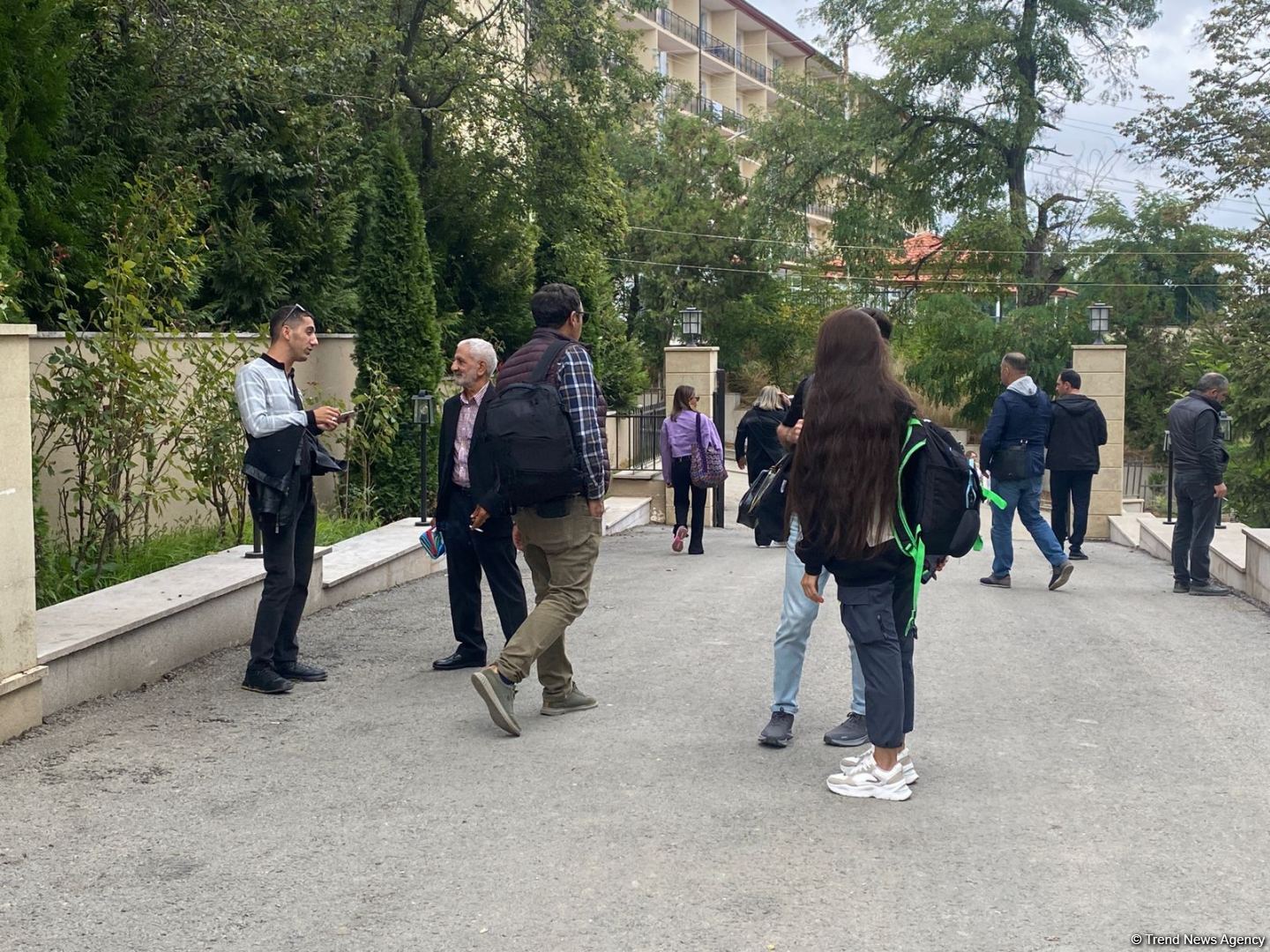 Продолжается поездка представителей НПО в Шушу (ФОТО)