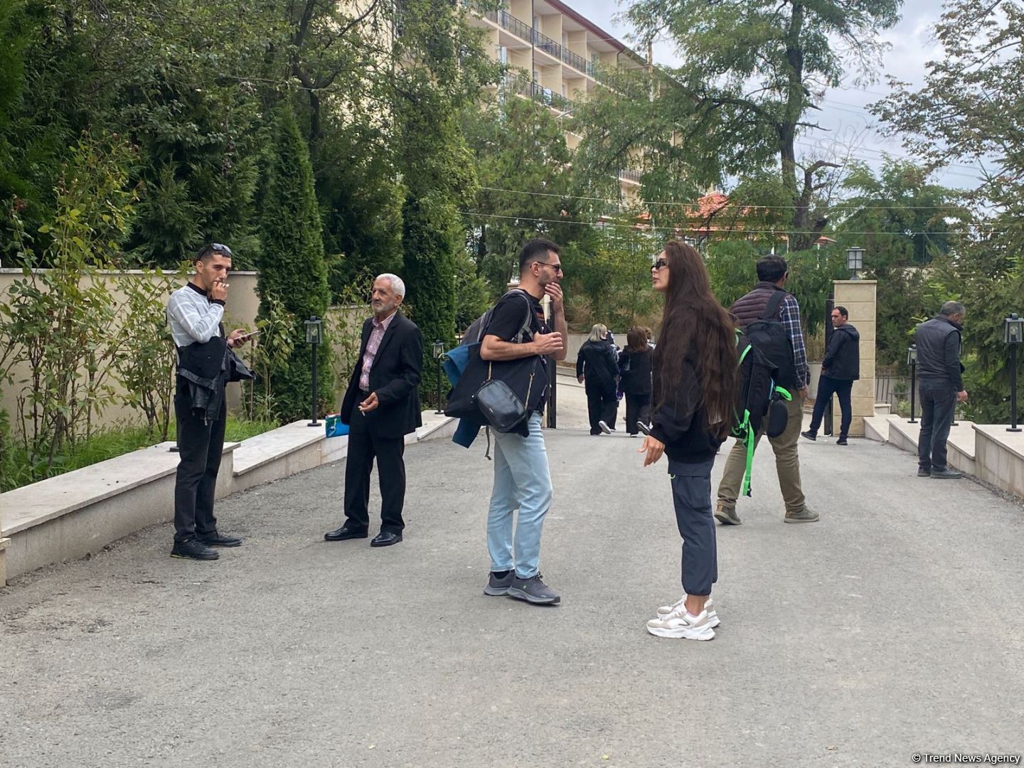 Продолжается поездка представителей НПО в Шушу (ФОТО)