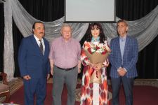 В Баку прошла встреча с художественным руководителем нью-йоркского театра (ФОТО)