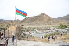 Международные путешественники посетили Худаферинский мост (ФОТО)