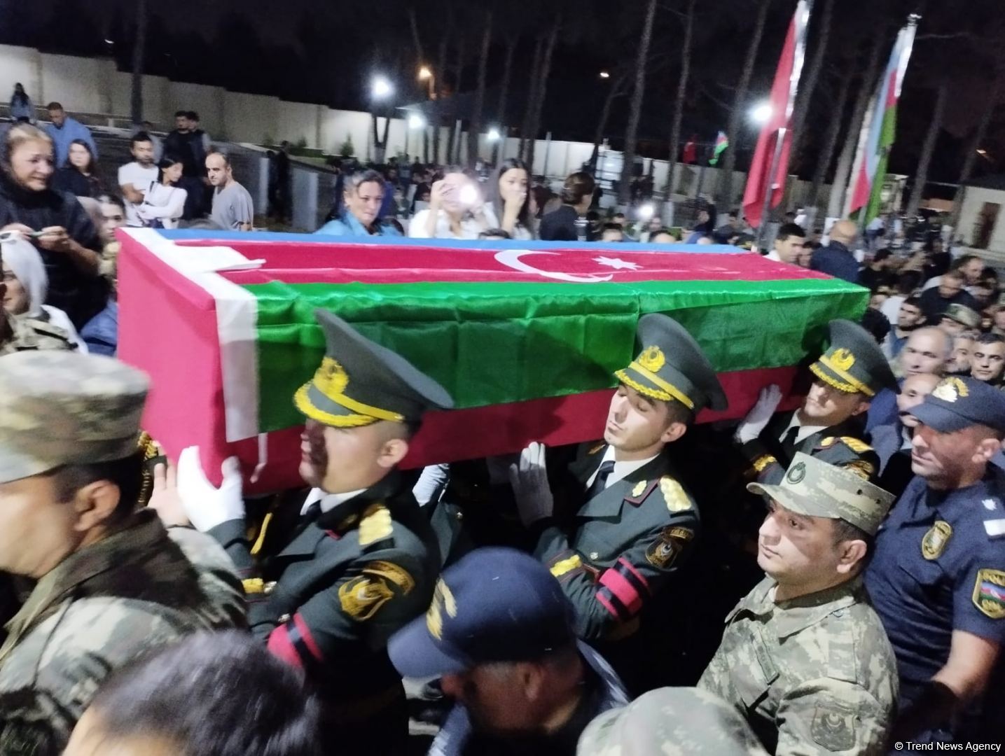 Шехид Полад Ширинов похоронен во второй Аллее почетного захоронения в Баку (ФОТО)