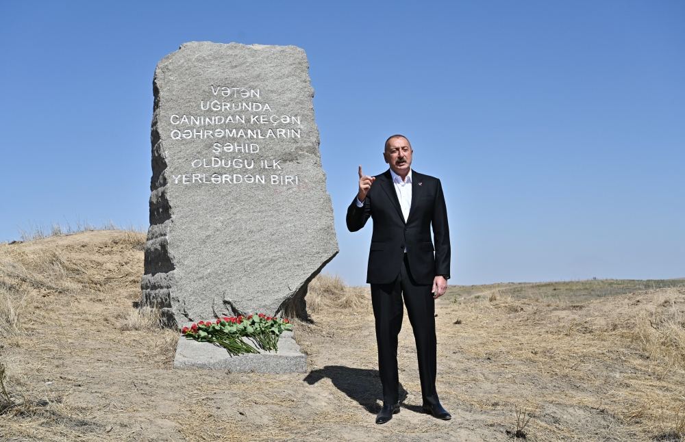 Президент Ильхам Алиев и Первая леди Мехрибан Алиева совершили поездку в Физулинский район (ФОТО/ВИДЕО)