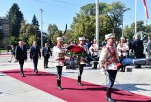 Президент Ильхам Алиев посетил в Болгарии могилу Неизвестного солдата (ФОТО/ВИДЕО)