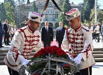 Президент Ильхам Алиев посетил в Болгарии могилу Неизвестного солдата (ФОТО/ВИДЕО)