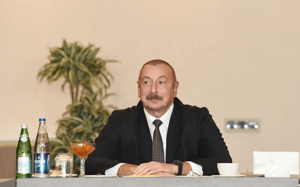 President Ilham Aliyev meets with representatives of Bulgarian business communities in Sofia (PHOTO) (UPDATE)
