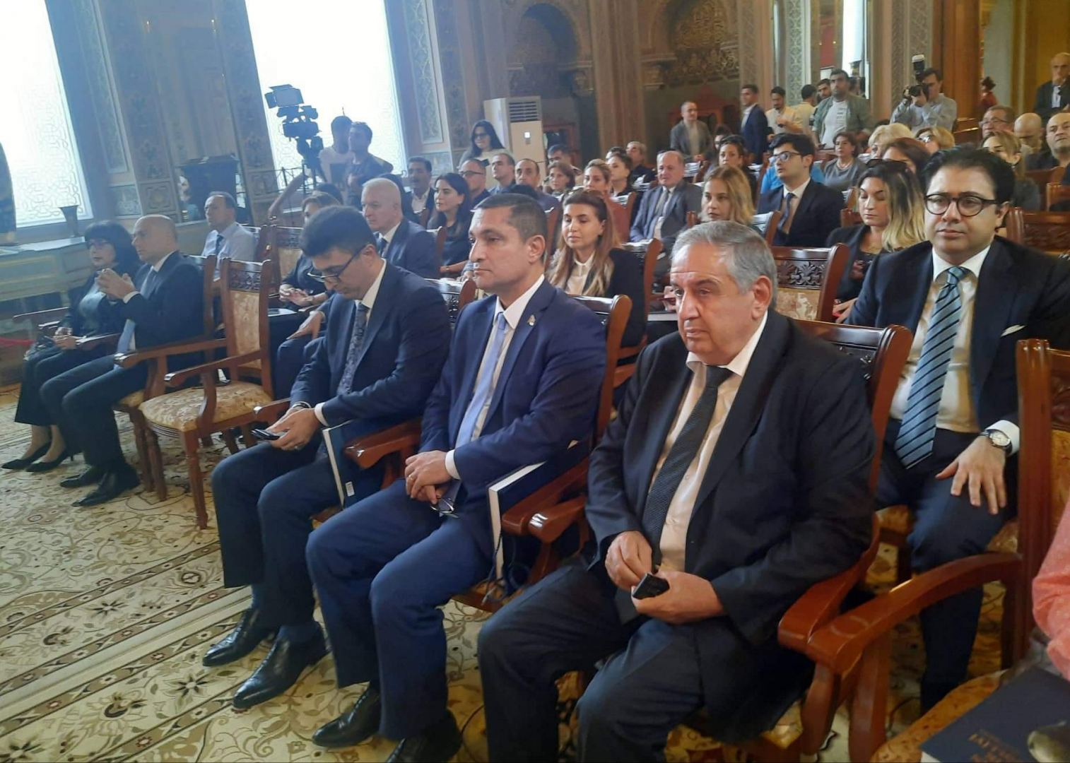 В Баку презентован каталог "Мистическая красота оружия" (ФОТО)