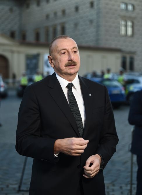 Президент Ильхам Алиев дал интервью азербайджанским телеканалам в Праге (ФОТО/ВИДЕО)