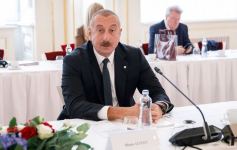 Президент Ильхам Алиев принял участие в пленарной сессии открытия саммита «Европейское политическое сообщество» в Праге (ФОТО/ВИДЕО)