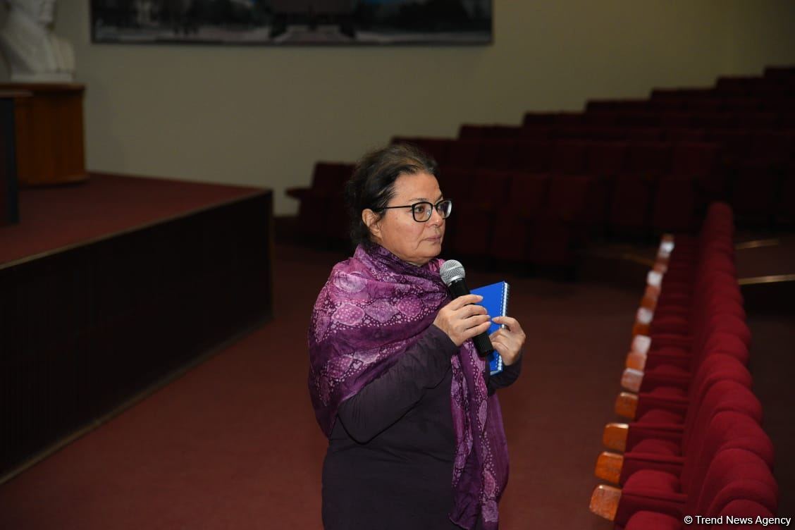 Azeri Central East platform insured by international insurance company - project manager (PHOTO)