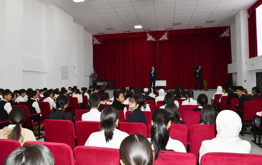 President Ilham Aliyev participates in inauguration of school named after Nizami Ganjavi in Bishkek (PHOTO/VIDEO)